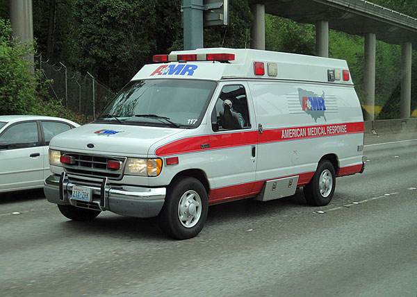 救護車生產廠家簡析車內的醫療配置有哪些？