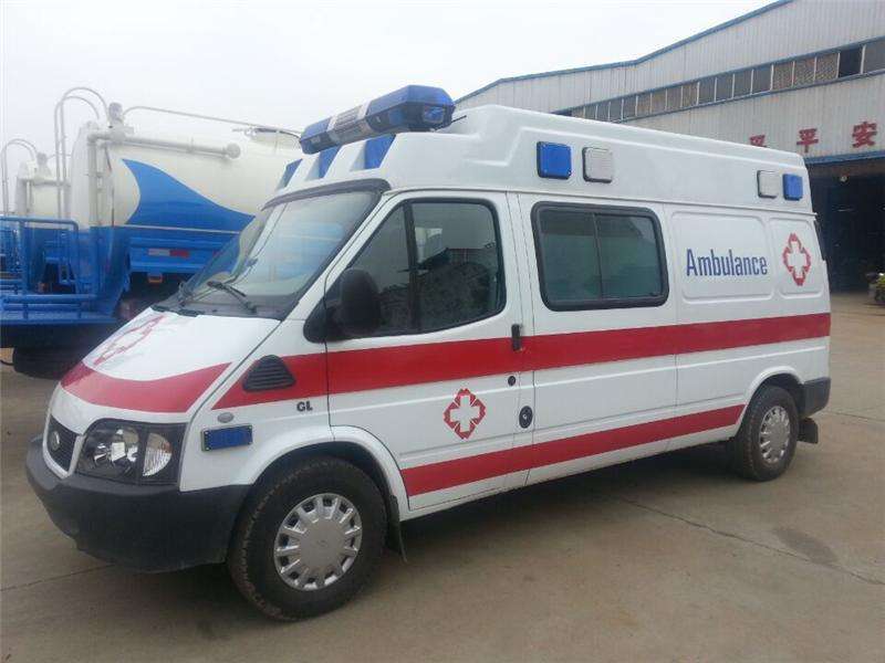 救護車和醫療車有什么區別？救護車廠家專業為你解答。01