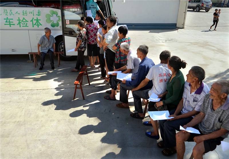移動體檢車造福人民群眾，生產廠家為健康護航02